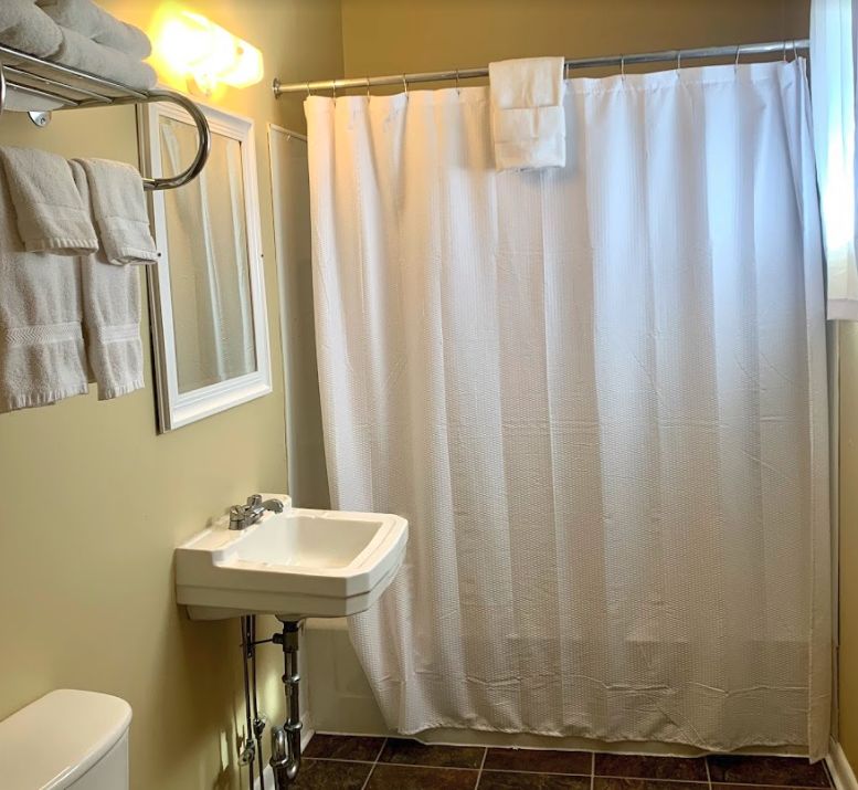 Adventure Motel - From Web Listing (newer photo)